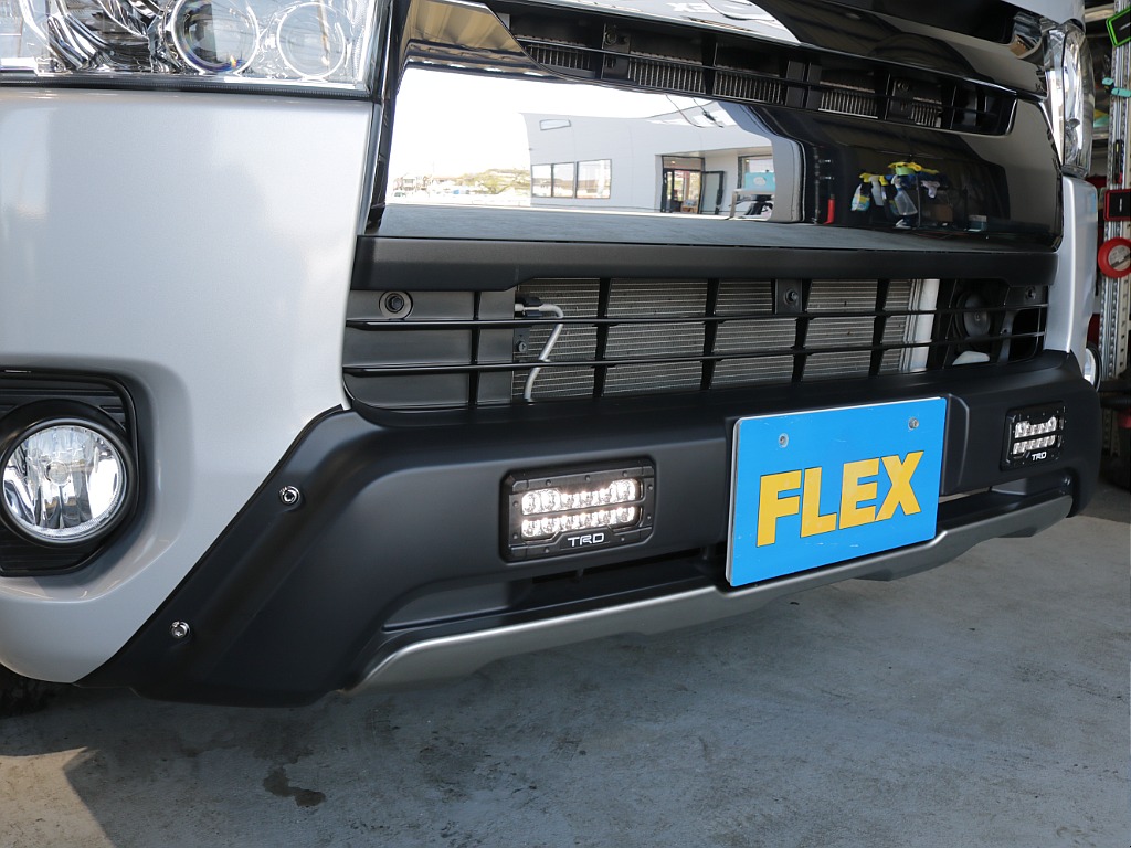 平成２９年式ハイエースＶＤＸロングＧＬパッケージ３０００ディーゼル４ＷＤ希少５速ＭＴ車両入庫！！ＴＲＤフロントバンパー純正１５インチアルミＬＥＤヘッドライトリアクーラーリアヒーター装備車両入庫！！