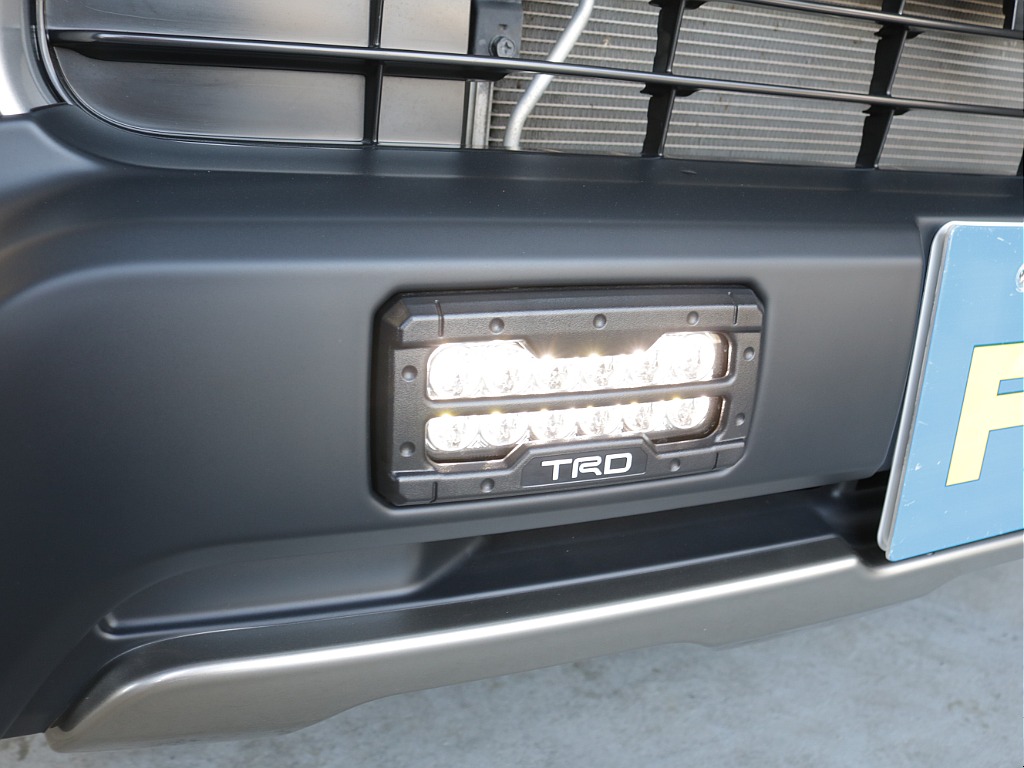 平成２９年式ハイエースＶＤＸロングＧＬパッケージ３０００ディーゼル４ＷＤ希少５速ＭＴ車両入庫！！ＴＲＤフロントバンパー純正１５インチアルミＬＥＤヘッドライトリアクーラーリアヒーター装備車両入庫！！