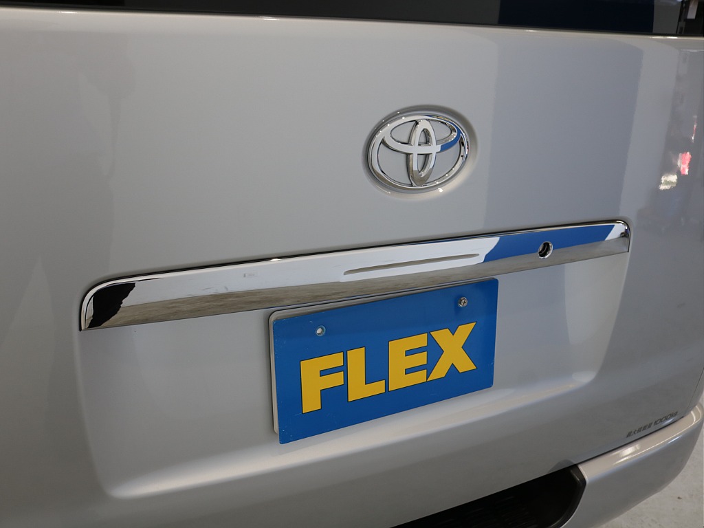 平成２９年式ハイエースＶＤＸロングＧＬパッケージ３０００ディーゼル４ＷＤ希少５速ＭＴ車両入庫！！ＴＲＤフロントバンパー純正１５インチアルミＬＥＤヘッドライトリアクーラーリアヒーター装備車両入庫！！