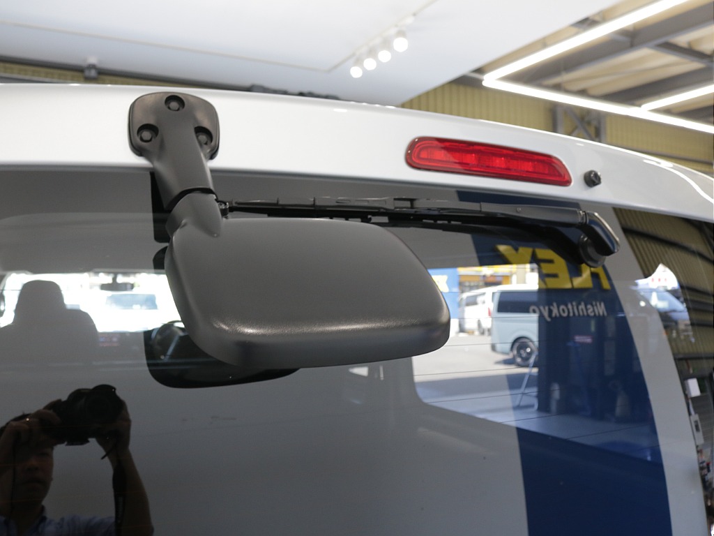 平成２９年式ハイエースＶＤＸロングＧＬパッケージ３０００ディーゼル４ＷＤ希少５速ＭＴ車両入庫！！ＴＲＤフロントバンパー純正１５インチアルミＬＥＤヘッドライトリアクーラーリアヒーター装備車両入庫！！