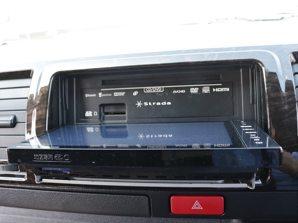 平成２９年式ハイエースＶＤＸロングＧＬパッケージ３０００ディーゼル４ＷＤ希少５速ＭＴ車両入庫！！ＴＲＤフロントバンパー純正１５インチアルミＬＥＤヘッドライトリアクーラーリアヒーター装備車両入庫！！