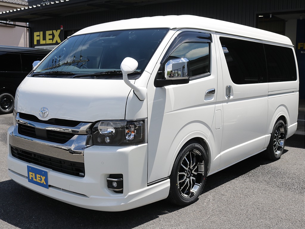 令和６年式ワイドＶダークプライムⅡ２８００ディーゼルターボ！オリジナル１８インチアルミ１インチローダウン済み！床張パネルベットＫＩＴ装着！