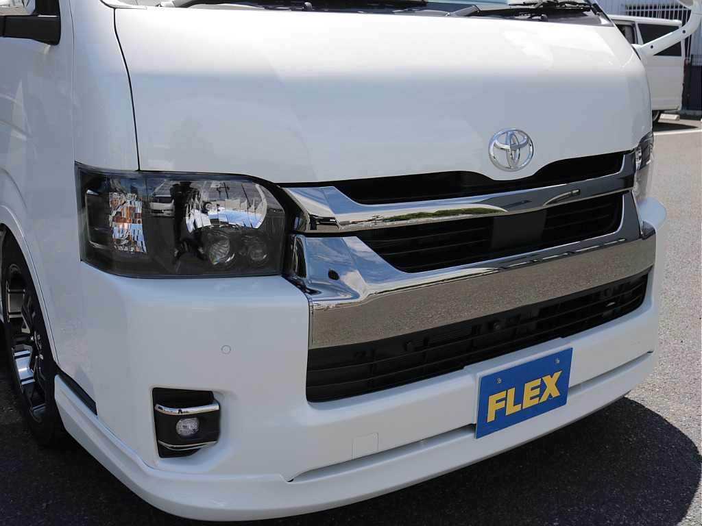 令和６年式ワイドＶダークプライムⅡ２８００ディーゼルターボ！オリジナル１８インチアルミ１インチローダウン済み！床張パネルベットＫＩＴ装着！