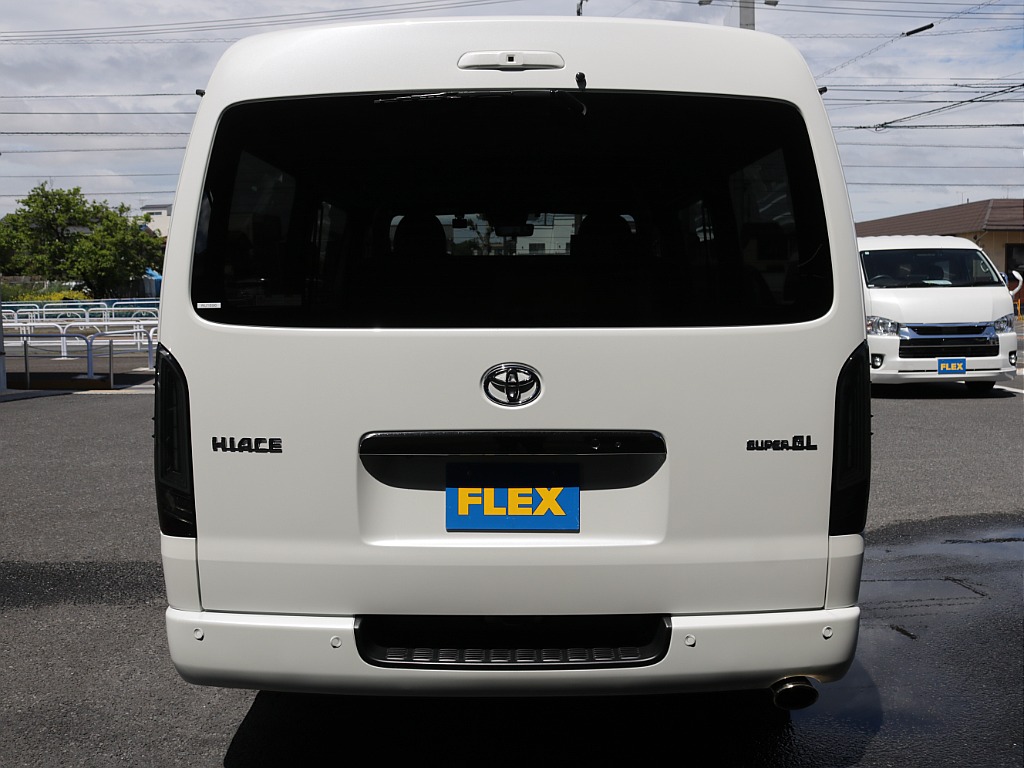 シンプルなリアビューになります！！