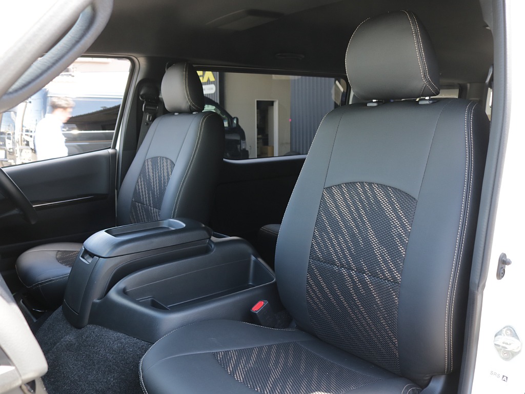 令和６年式ワイドＶダークプライムⅡ２８００ディーゼルターボ！オリジナル１８インチアルミ１インチローダウン済み！床張パネルベットＫＩＴ装着！