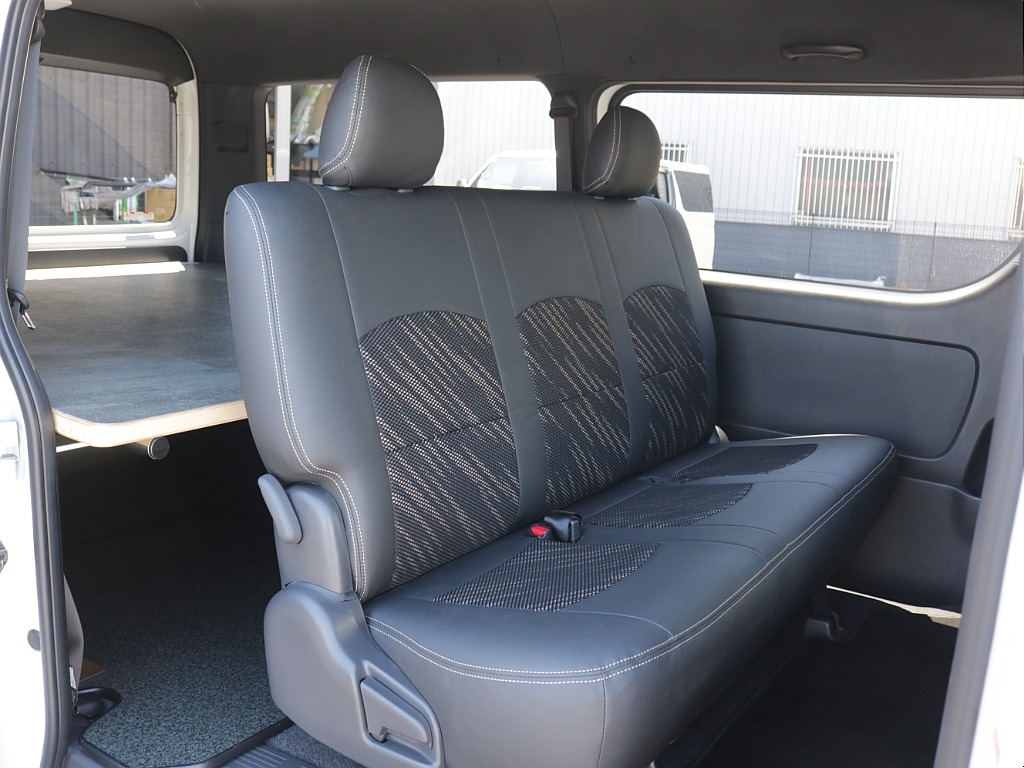 令和６年式ワイドＶダークプライムⅡ２８００ディーゼルターボ！オリジナル１８インチアルミ１インチローダウン済み！床張パネルベットＫＩＴ装着！