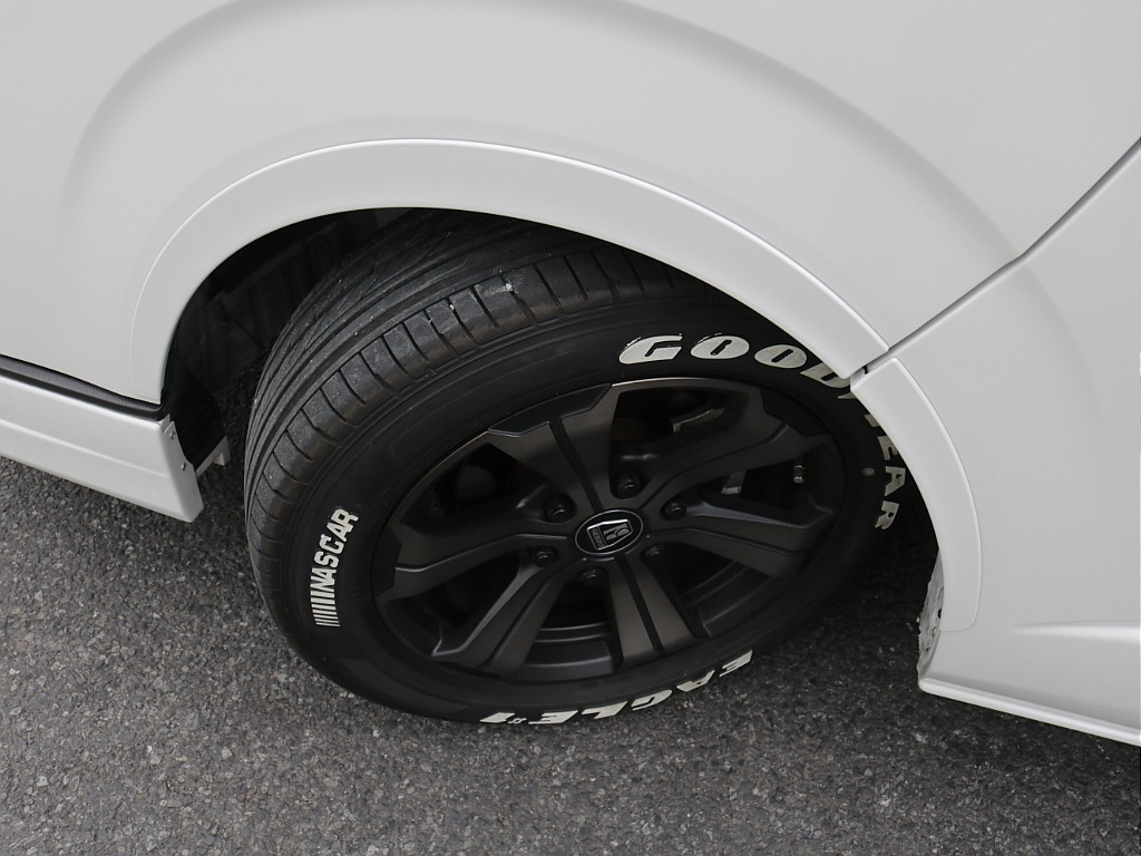 令和６年式ダークプライムⅡ２０００ガソリン２WDフレックスカスタム車両入庫！オリジナルフロントスポイラー２インチローダウンオリジナルオーバーフェンダーオリジナルＬＥＤテールアルパインＢＩＧ－Ｘ１１ナビ