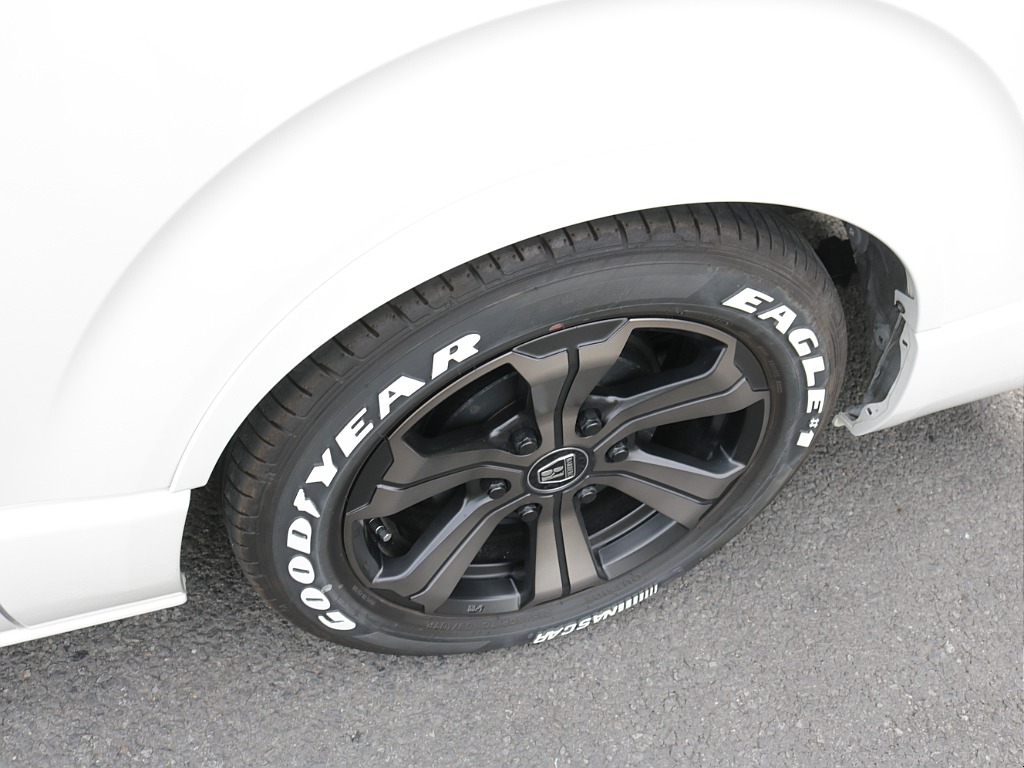 令和６年式ダークプライムⅡ２０００ガソリン２WDフレックスカスタム車両入庫！オリジナルフロントスポイラー２インチローダウンオリジナルオーバーフェンダーオリジナルＬＥＤテールアルパインＢＩＧ－Ｘ１１ナビ