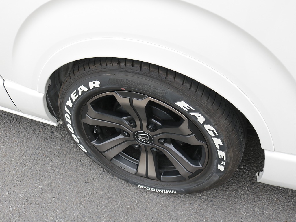 令和６年式ダークプライムⅡ２０００ガソリン２WDフレックスカスタム車両入庫！オリジナルフロントスポイラー２インチローダウンオリジナルオーバーフェンダーオリジナルＬＥＤテールアルパインＢＩＧ－Ｘ１１ナビ