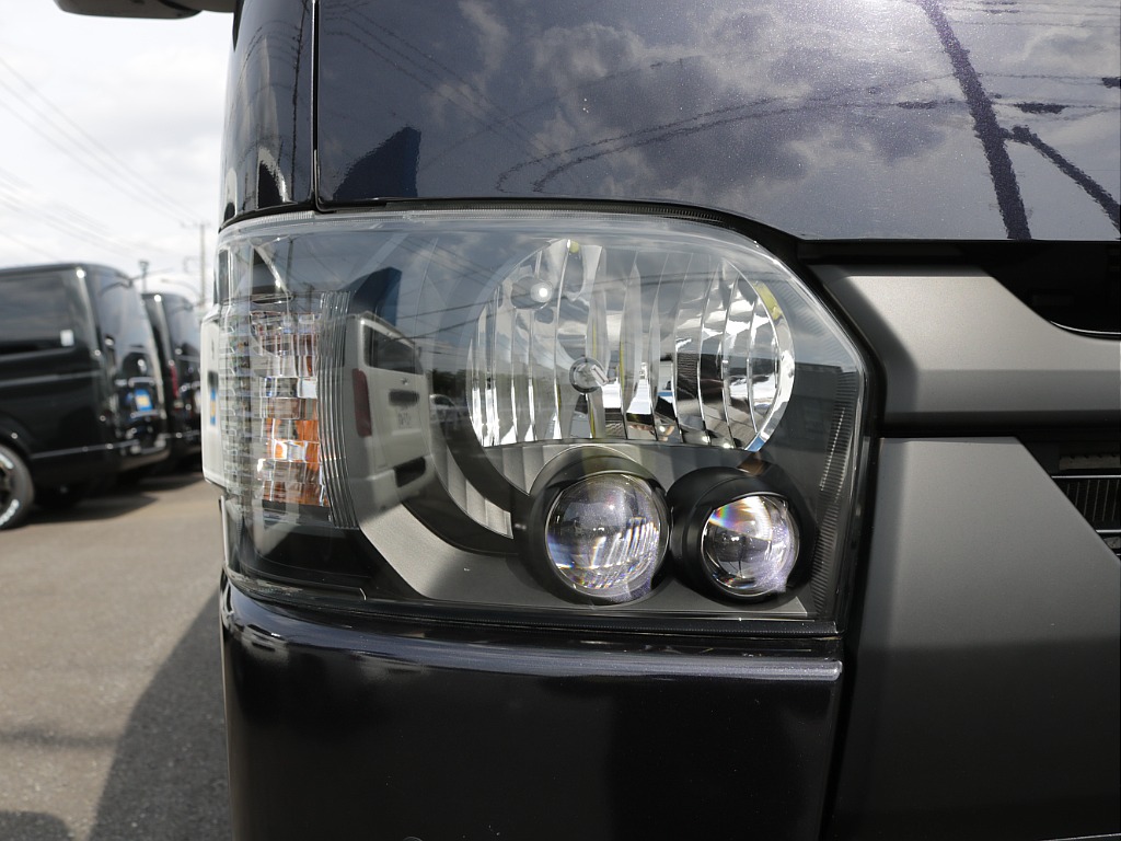 令和５年式ダークプライムⅡ２８００ディーゼル４WDブラックエディション施工済み！新品オリジナルフロントバンパー新品オリジナルオーバーフェンダー新品オリジナルＬＥＤテールレイズ１６インチアルミ装備