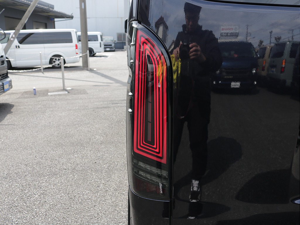 令和５年式ダークプライムⅡ２８００ディーゼル４WDブラックエディション施工済み！新品オリジナルフロントバンパー新品オリジナルオーバーフェンダー新品オリジナルＬＥＤテールレイズ１６インチアルミ装備