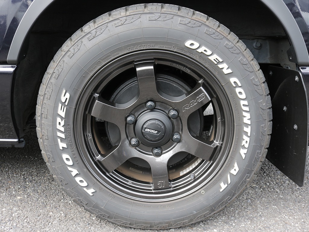 令和５年式ダークプライムⅡ２８００ディーゼル４WDブラックエディション施工済み！新品オリジナルフロントバンパー新品オリジナルオーバーフェンダー新品オリジナルＬＥＤテールレイズ１６インチアルミ装備