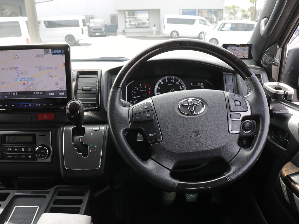 令和５年式ダークプライムⅡ２８００ディーゼル４WDブラックエディション施工済み！新品オリジナルフロントバンパー新品オリジナルオーバーフェンダー新品オリジナルＬＥＤテールレイズ１６インチアルミ装備