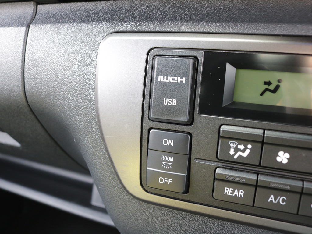 令和５年式ダークプライムⅡ２８００ディーゼル４WDブラックエディション施工済み！新品オリジナルフロントバンパー新品オリジナルオーバーフェンダー新品オリジナルＬＥＤテールレイズ１６インチアルミ装備