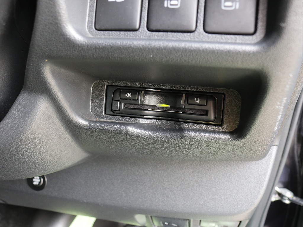 令和５年式ダークプライムⅡ２８００ディーゼル４WDブラックエディション施工済み！新品オリジナルフロントバンパー新品オリジナルオーバーフェンダー新品オリジナルＬＥＤテールレイズ１６インチアルミ装備