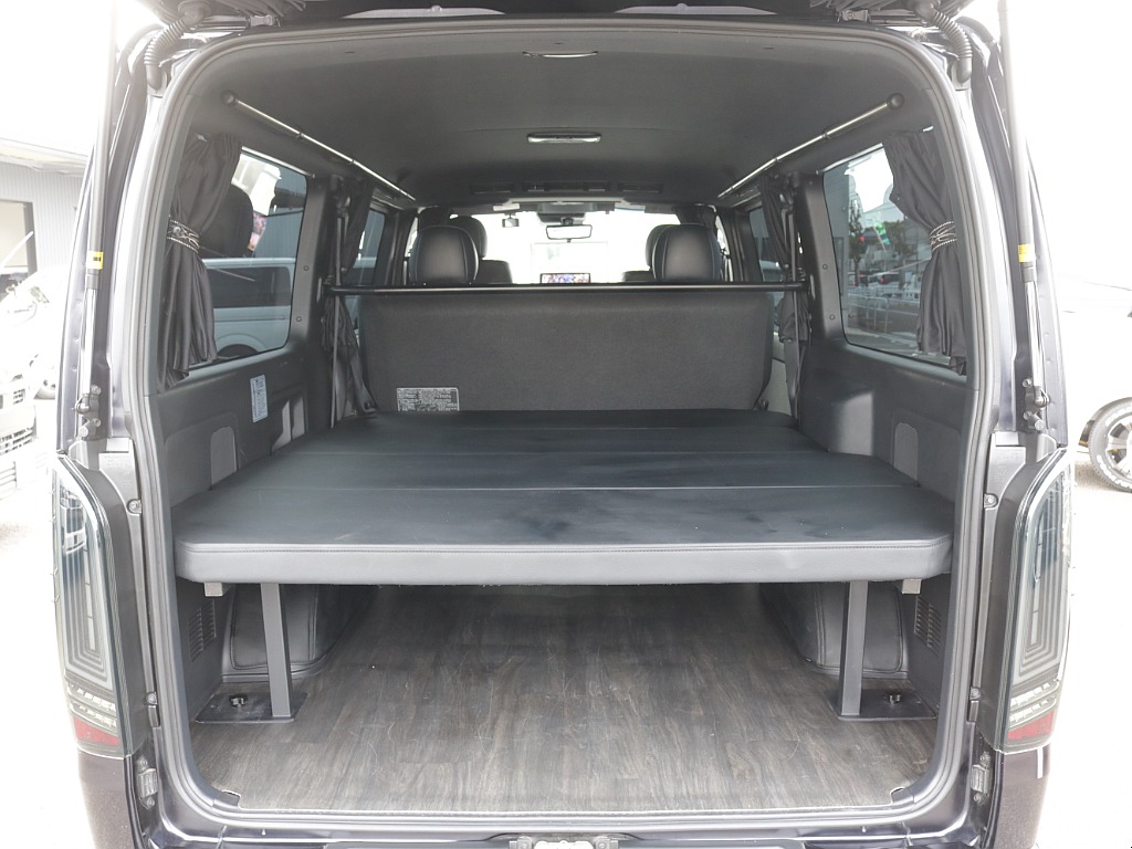 令和５年式ダークプライムⅡ２８００ディーゼル４WDブラックエディション施工済み！新品オリジナルフロントバンパー新品オリジナルオーバーフェンダー新品オリジナルＬＥＤテールレイズ１６インチアルミ装備