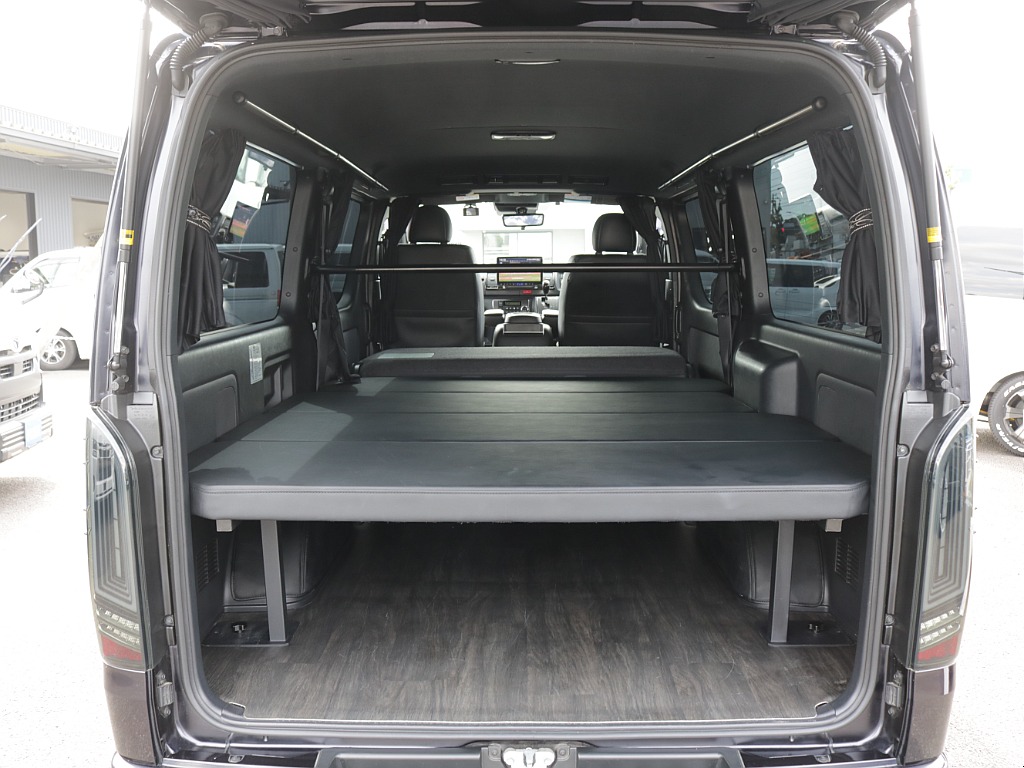 令和５年式ダークプライムⅡ２８００ディーゼル４WDブラックエディション施工済み！新品オリジナルフロントバンパー新品オリジナルオーバーフェンダー新品オリジナルＬＥＤテールレイズ１６インチアルミ装備