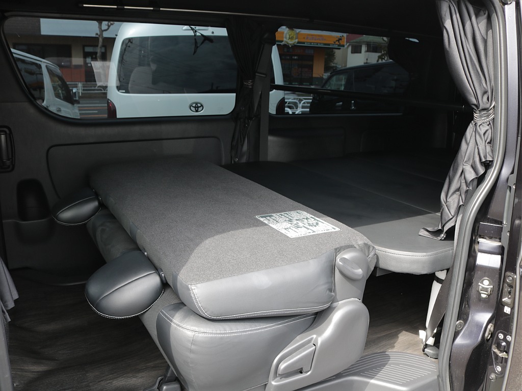 令和５年式ダークプライムⅡ２８００ディーゼル４WDブラックエディション施工済み！新品オリジナルフロントバンパー新品オリジナルオーバーフェンダー新品オリジナルＬＥＤテールレイズ１６インチアルミ装備