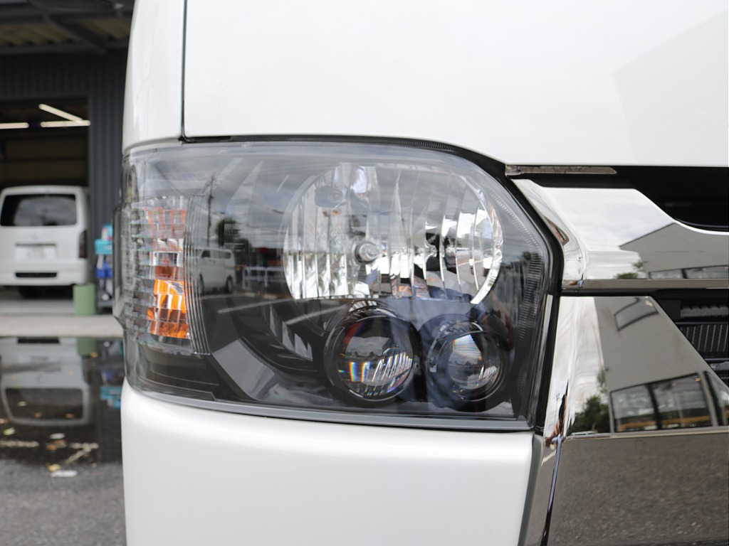 令和８年式ハイエースＶダークプライムⅡ２０００ガソリン２ＷＤカスタム車両入庫！新品オリジナルスポイラー新品オリジナル１７インチアルミ新品オリジナルオーバーフェンダー新品オリジナルＬＥＤテールベット装備