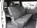 令和８年式ハイエースＶダークプライムⅡ２０００ガソリン２ＷＤカスタム車両入庫！新品オリジナルスポイラー新品オリジナル１７インチアルミ新品オリジナルオーバーフェンダー新品オリジナルＬＥＤテールベット装備