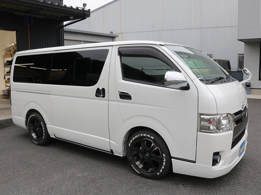 令和2年式ダークプライムⅡ２８００ディーゼルターボ4WD！シンプルカスタム済み！ツインモニター装備！その他カスタムパーツ多数！！