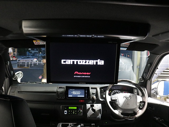 カロッェリア製ツインモニター装備！！