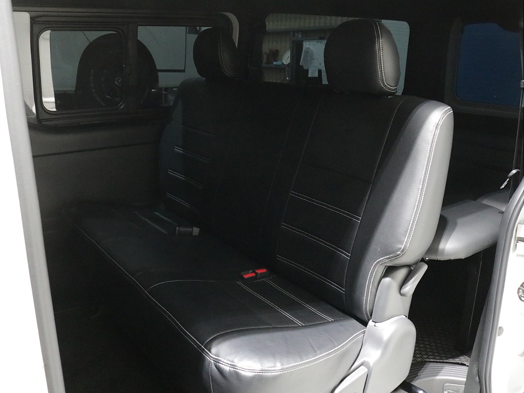 令和2年式ダークプライムⅡ２８００ディーゼルターボ4WD！シンプルカスタム済み！ツインモニター装備！その他カスタムパーツ多数！！