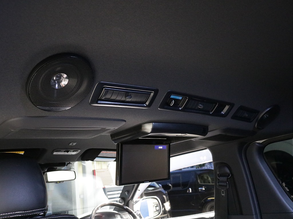 令和2年式ダークプライムⅡ２８００ディーゼルターボ4WD！シンプルカスタム済み！ツインモニター装備！その他カスタムパーツ多数！！