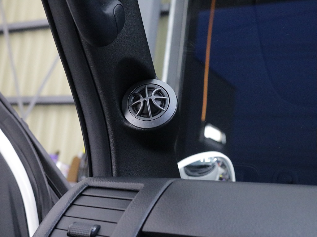 令和2年式ダークプライムⅡ２８００ディーゼルターボ4WD！シンプルカスタム済み！ツインモニター装備！その他カスタムパーツ多数！！