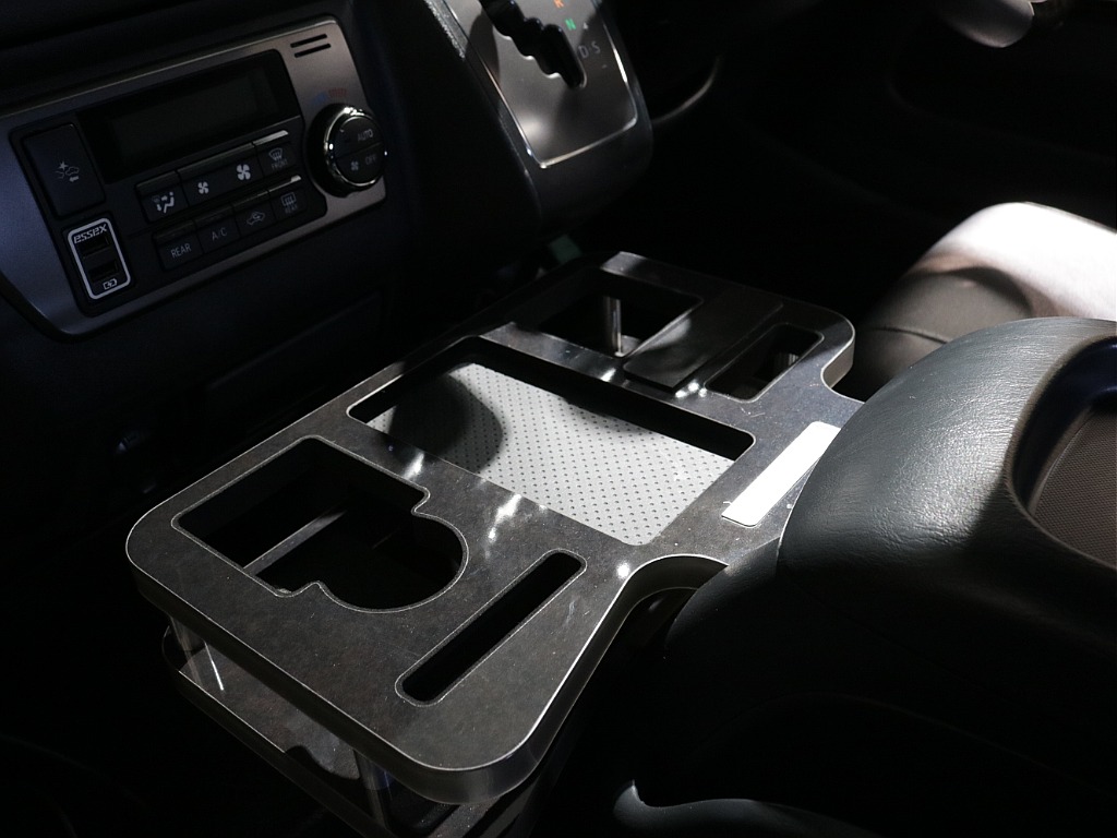 令和2年式ダークプライムⅡ２８００ディーゼルターボ4WD！シンプルカスタム済み！ツインモニター装備！その他カスタムパーツ多数！！