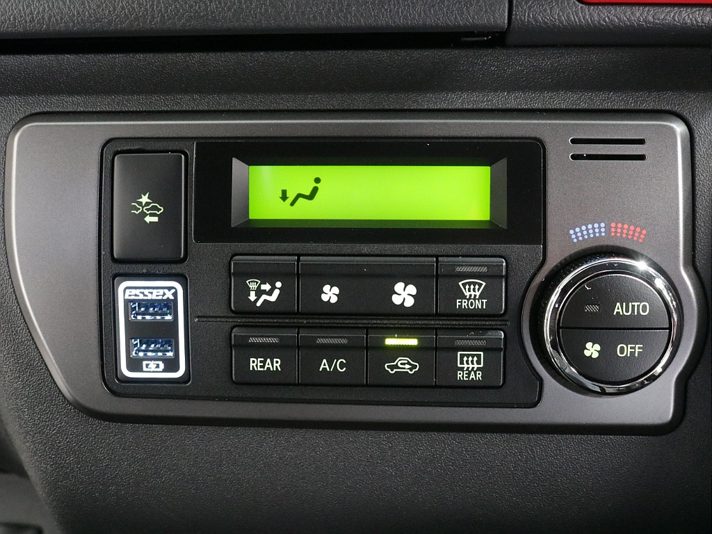 令和2年式ダークプライムⅡ２８００ディーゼルターボ4WD！シンプルカスタム済み！ツインモニター装備！その他カスタムパーツ多数！！