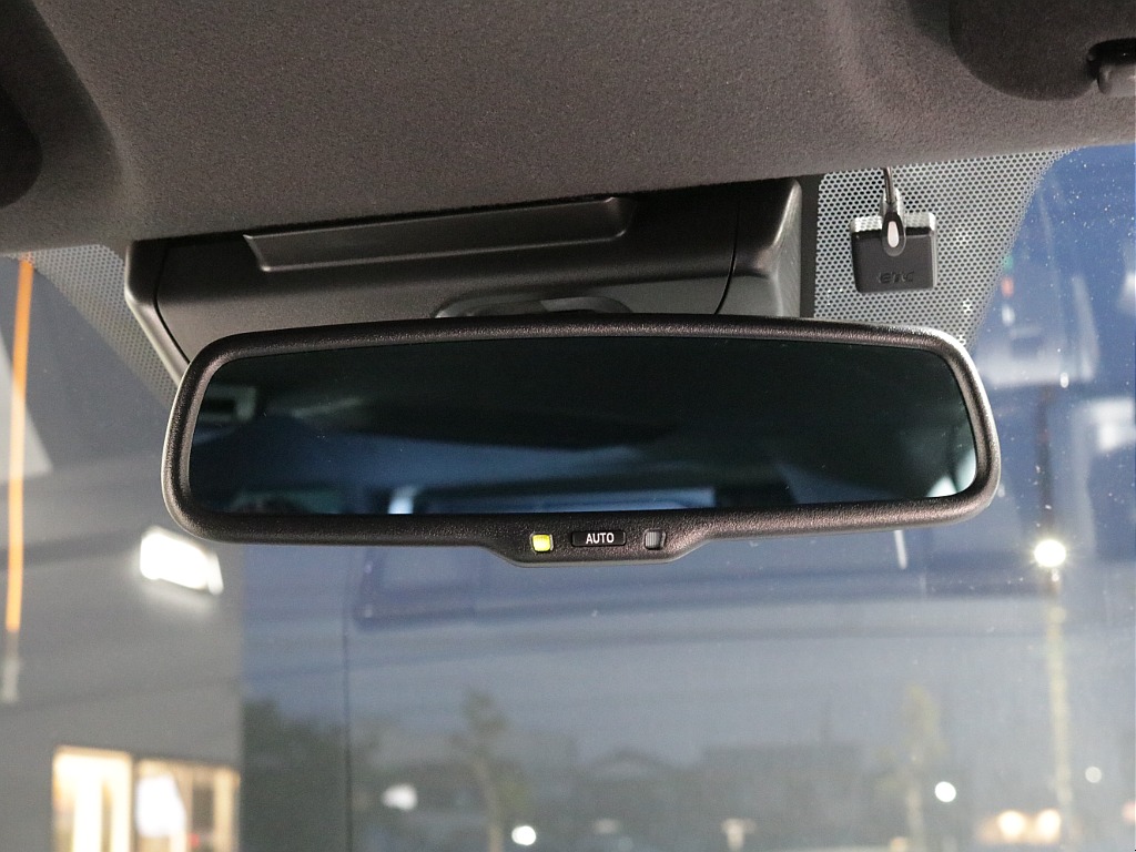 令和2年式ダークプライムⅡ２８００ディーゼルターボ4WD！シンプルカスタム済み！ツインモニター装備！その他カスタムパーツ多数！！