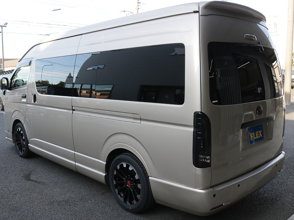 令和５年式希少スーパーロングディーゼル４WDフルカスタム車両入庫！人気のブラックエディション施工リア全面床張り施工済み！！