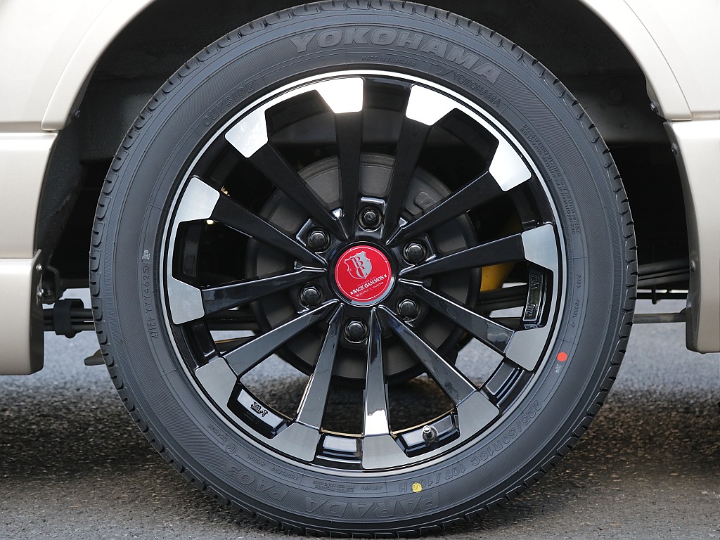 令和５年式希少スーパーロングディーゼル４WDフルカスタム車両入庫！人気のブラックエディション施工リア全面床張り施工済み！！