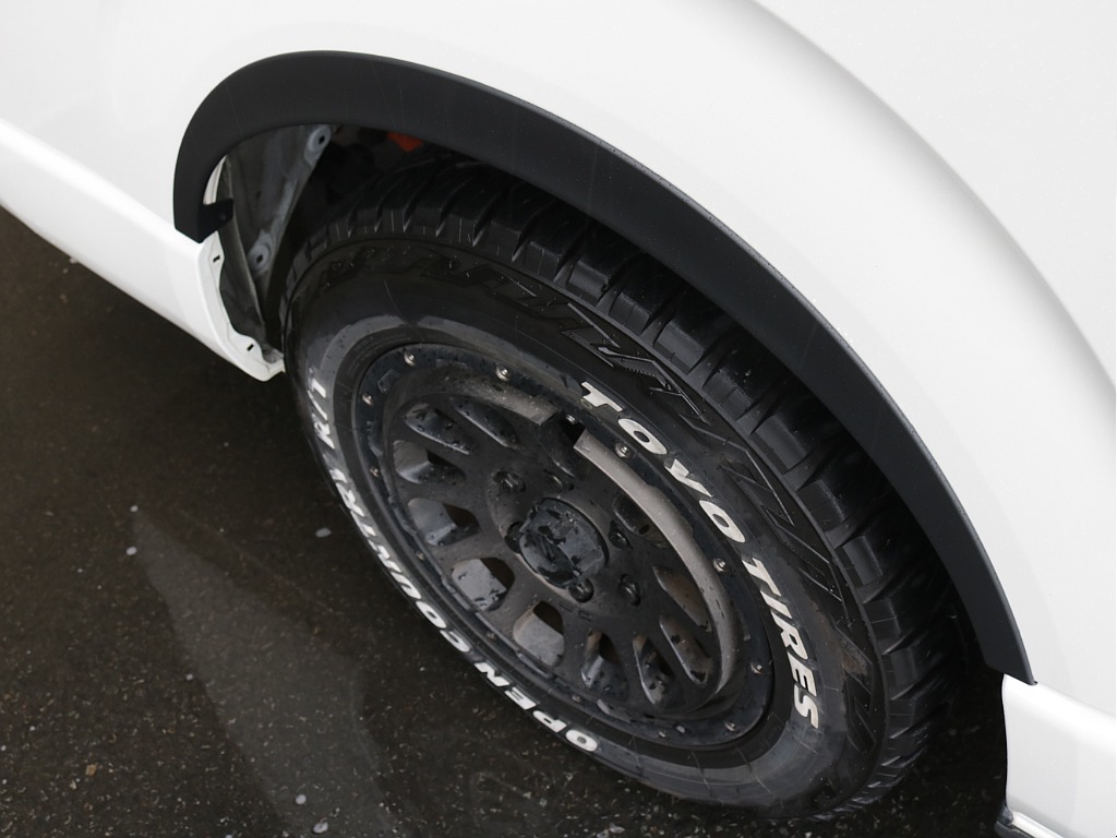 令和5年式入庫！２８００ディーゼルターボ４ＷＤ！ユーアイビークル製ベッドKIT！足回りもしっかりカスタム済み！！