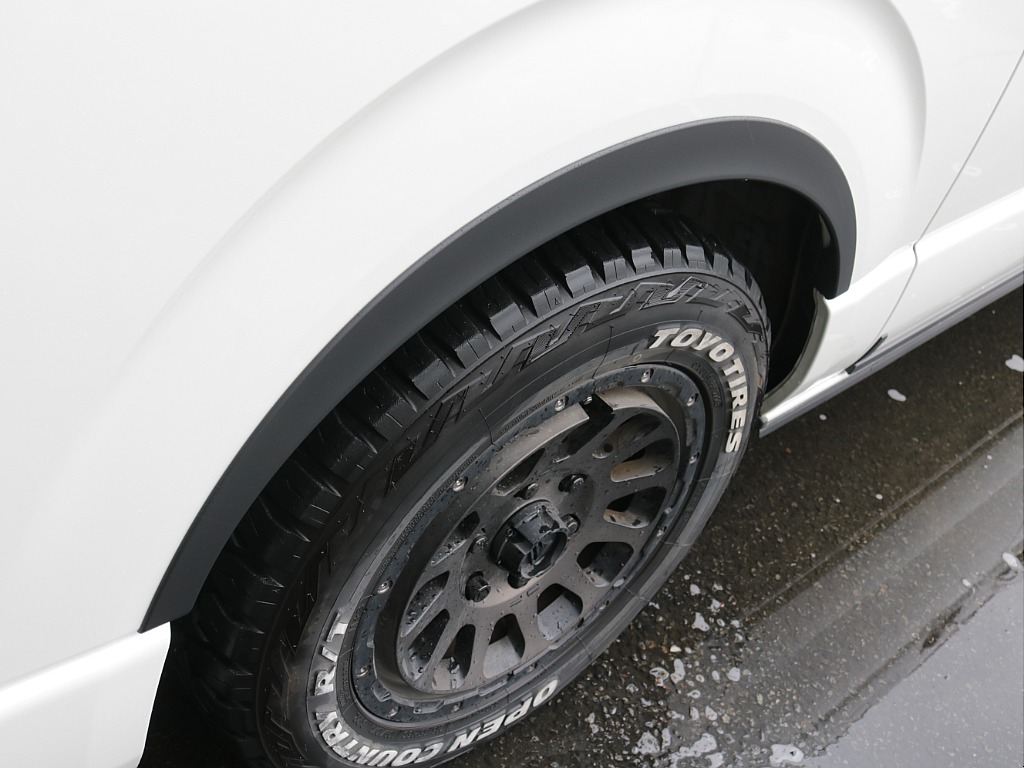 令和5年式入庫！２８００ディーゼルターボ４ＷＤ！ユーアイビークル製ベッドKIT！足回りもしっかりカスタム済み！！