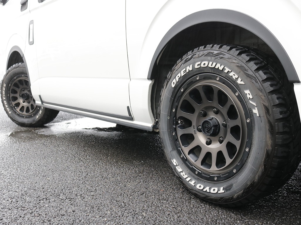 令和5年式入庫！２８００ディーゼルターボ４ＷＤ！ユーアイビークル製ベッドKIT！足回りもしっかりカスタム済み！！