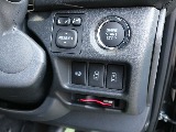 令和７年式ハイエースVダークプライムⅡ２８００ディーゼル４WDカスタム車両入庫！新品オリジナルフロントバンパー新品オリジナル１７インチアルミ新品オリジナルＬＥＤテールパイオニアナビフリップダウン装備！