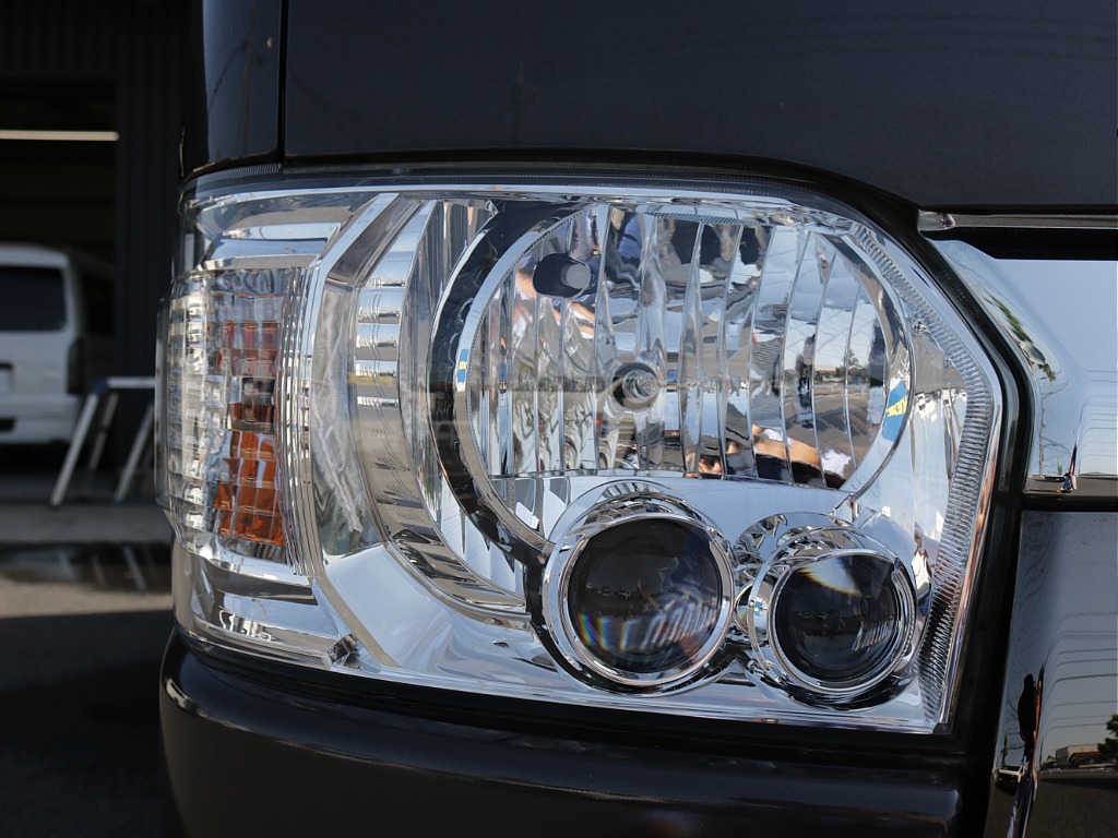 平成30年式希少５０周年特別仕様車２８００ディーゼル４WDカスタム車両入庫！社外フロントバンパーXR-617インチアルミグッドイヤーナスカー１7インチタイプⅡベット！