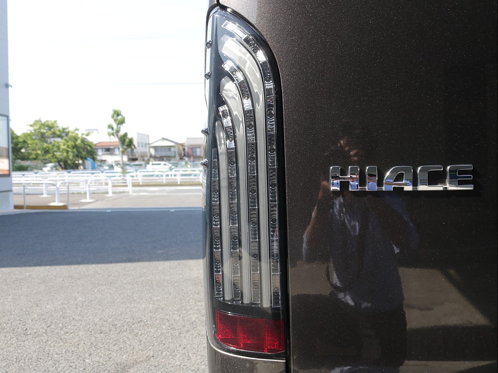 平成30年式希少５０周年特別仕様車２８００ディーゼル４WDカスタム車両入庫！社外フロントバンパーXR-617インチアルミグッドイヤーナスカー１7インチタイプⅡベット！