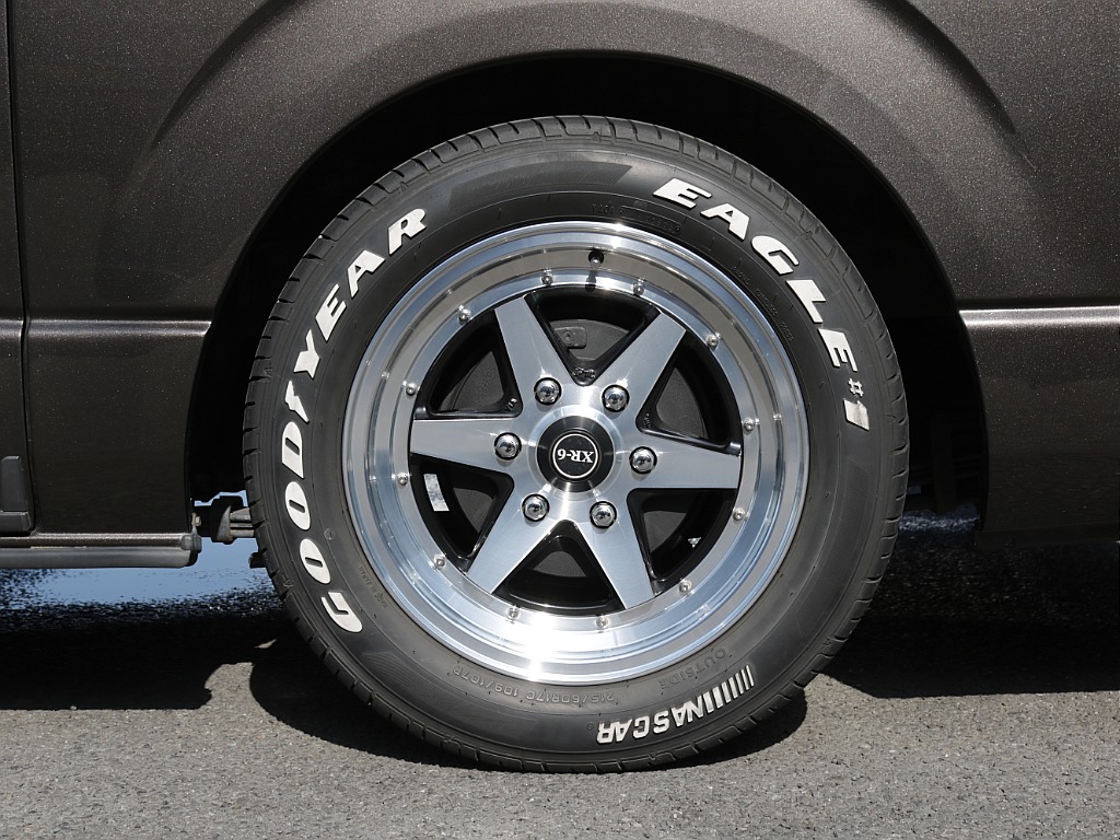平成30年式希少５０周年特別仕様車２８００ディーゼル４WDカスタム車両入庫！社外フロントバンパーXR-617インチアルミグッドイヤーナスカー１7インチタイプⅡベット！