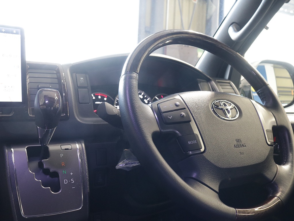 平成30年式希少５０周年特別仕様車２８００ディーゼル４WDカスタム車両入庫！社外フロントバンパーXR-617インチアルミグッドイヤーナスカー１7インチタイプⅡベット！
