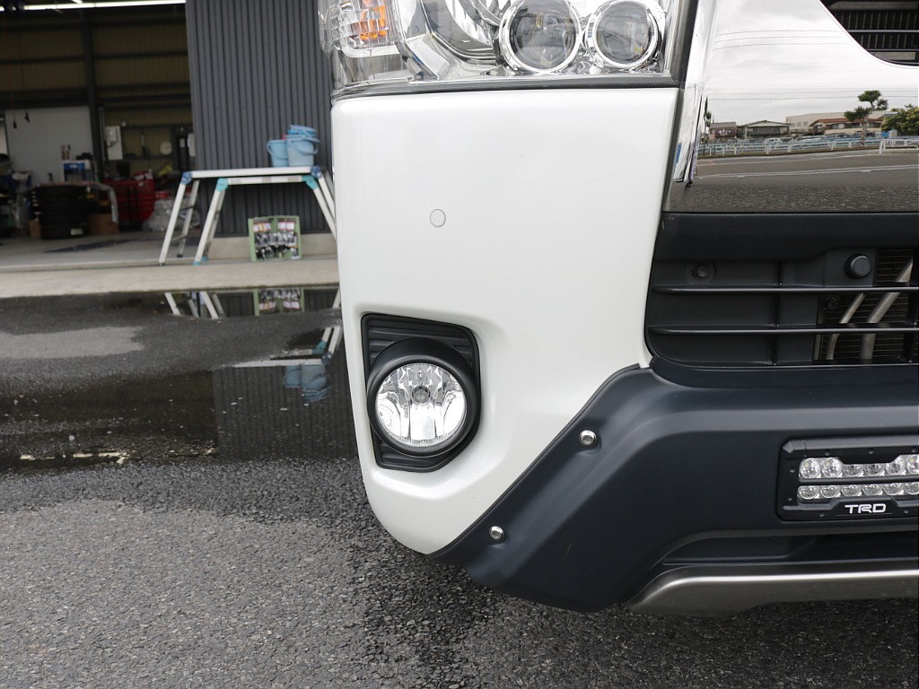 令和4年式ダークプライムⅡ２８００ディーゼルターボ２WD！TRDスポイラー！新品オリジナル１７インチアルミ！新品ベットＫＩＴ装備！