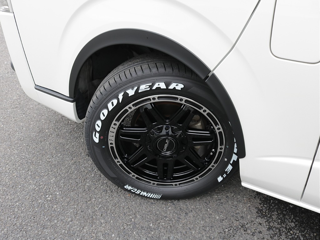 令和4年式ダークプライムⅡ２８００ディーゼルターボ２WD！TRDスポイラー！新品オリジナル１７インチアルミ！新品ベットＫＩＴ装備！