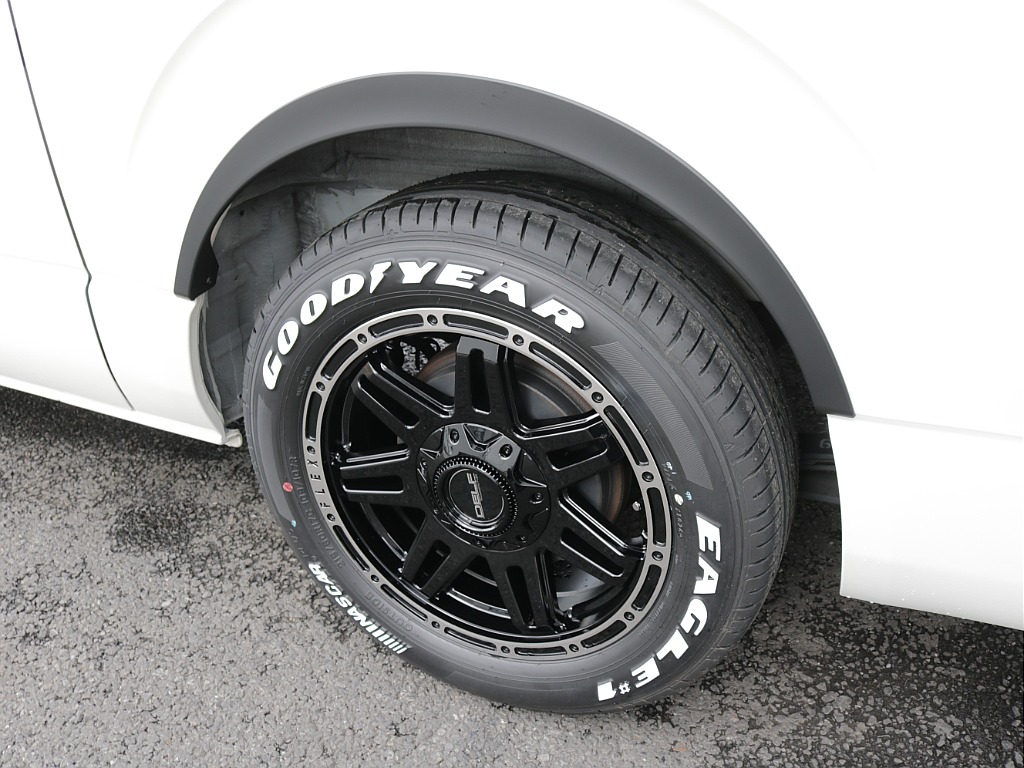 令和4年式ダークプライムⅡ２８００ディーゼルターボ２WD！TRDスポイラー！新品オリジナル１７インチアルミ！新品ベットＫＩＴ装備！