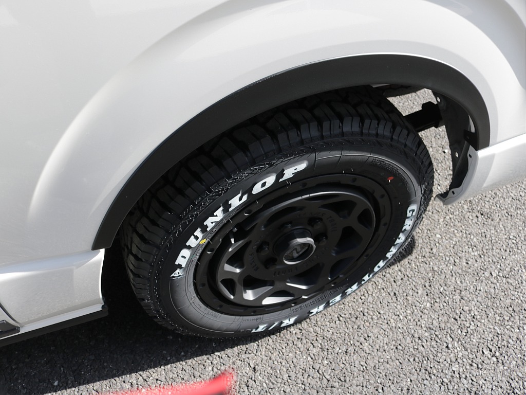 令和７年式ダークプライムＳ２８００ディーゼル４ＷＤカスタム車両入庫！オリジナルフロントバンパーオリジナル１６インチアルミオリジナルオーバーフェンダーオリジナルＬＥＤテールオリジナルタイプⅡベットＫＩＴ