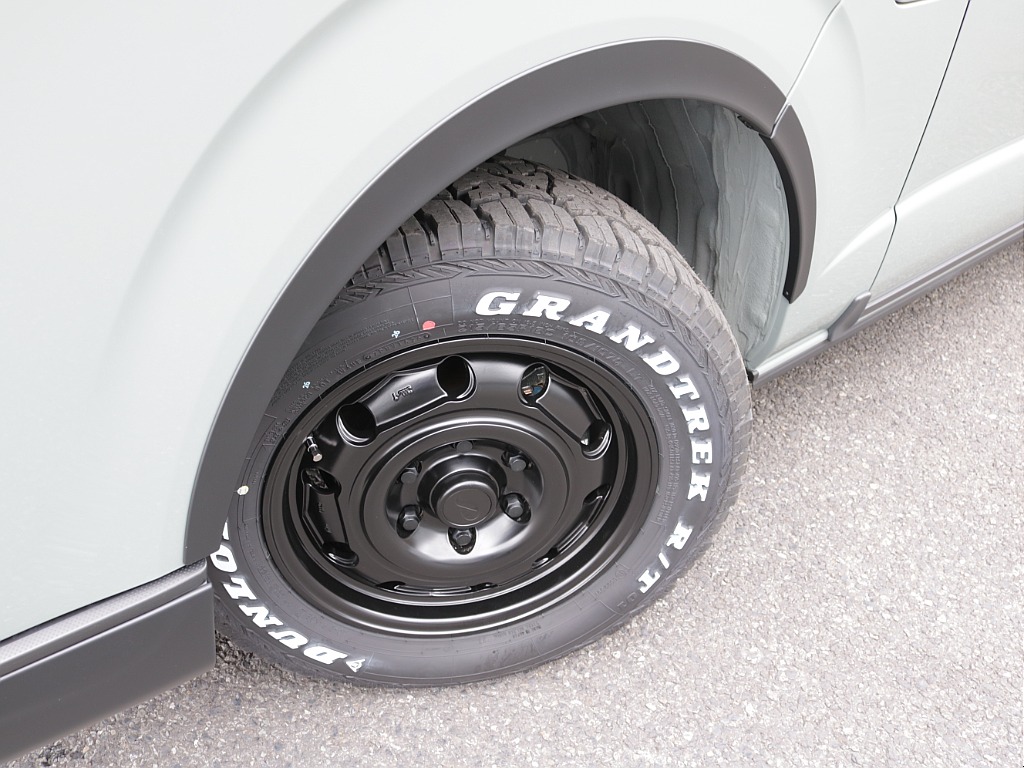 令和7年式アースカラーパッケージ２８００ディーゼル４ＷＤ！丸目ライトフェイス施工！ＢＩＧ－Ｘ１１インチＳＤナビ装備！新品パーツ多数装備！！