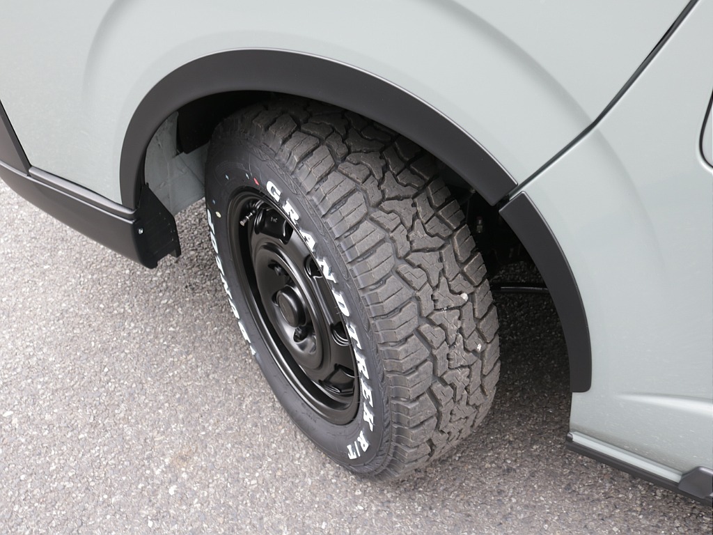 令和7年式アースカラーパッケージ２８００ディーゼル４ＷＤ！丸目ライトフェイス施工！ＢＩＧ－Ｘ１１インチＳＤナビ装備！新品パーツ多数装備！！