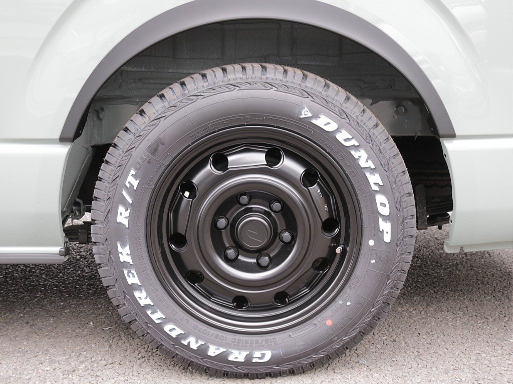 令和7年式アースカラーパッケージ２８００ディーゼル４ＷＤ！丸目ライトフェイス施工！ＢＩＧ－Ｘ１１インチＳＤナビ装備！新品パーツ多数装備！！