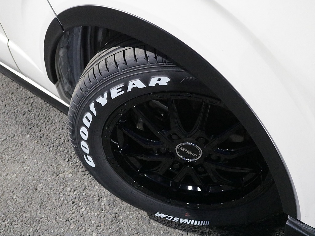 トヨタ ハイエースバン(33枚目)
